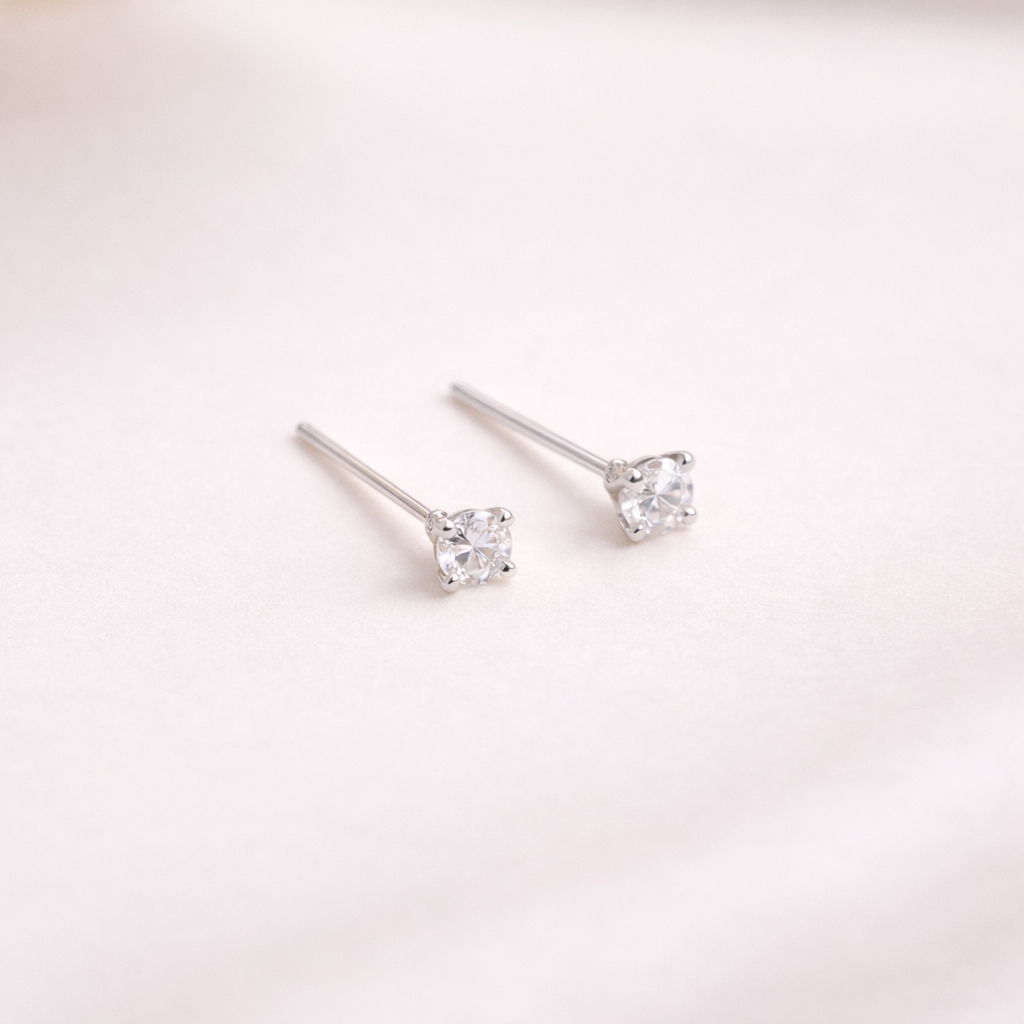 Mimimarche - E107 Crystal diamond stud earrings in gold vermeil
