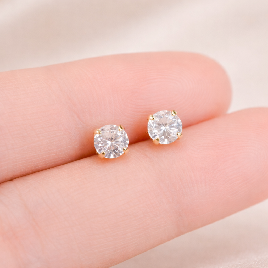 Mimimarche - E107 Crystal diamond stud earrings in gold vermeil